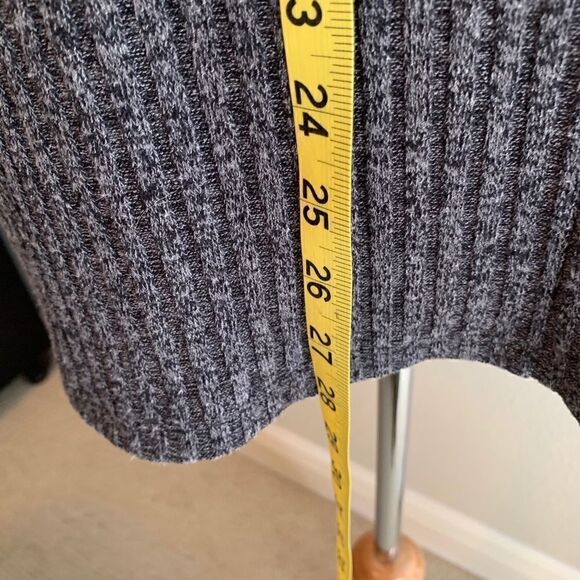 The Limited tunic sweater with side slit - Picture 3 of 3